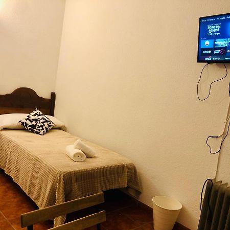 Low Cost Rooms Malaga River Buitenkant foto