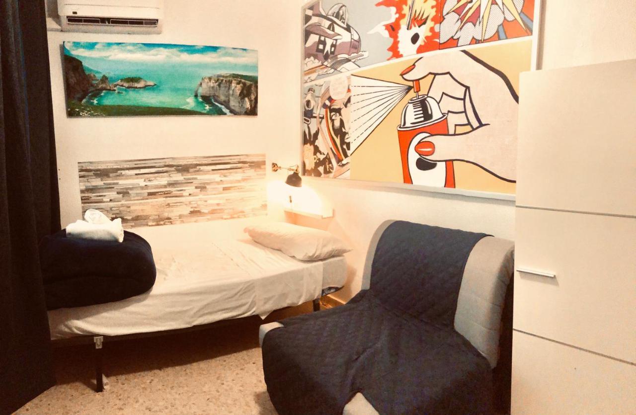 Low Cost Rooms Malaga River Buitenkant foto