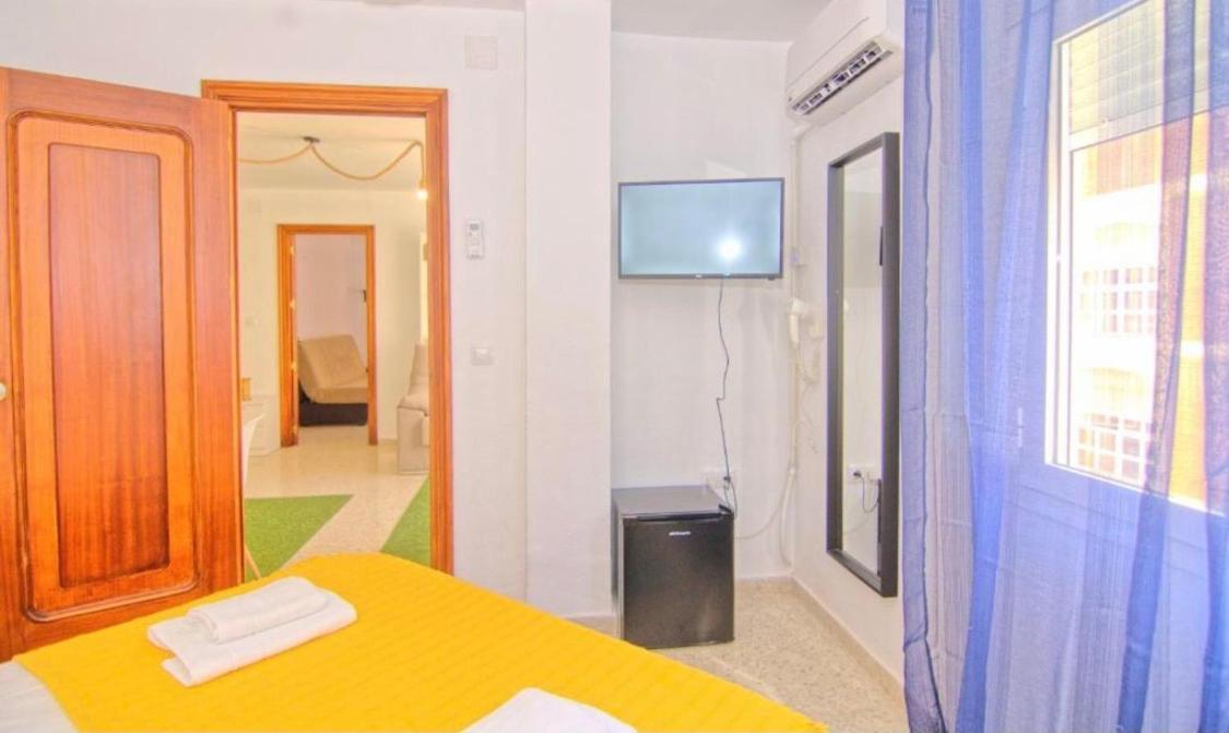 Low Cost Rooms Malaga River Buitenkant foto
