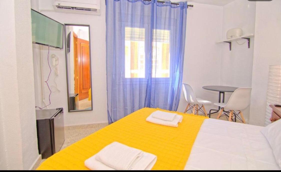 Low Cost Rooms Malaga River Buitenkant foto