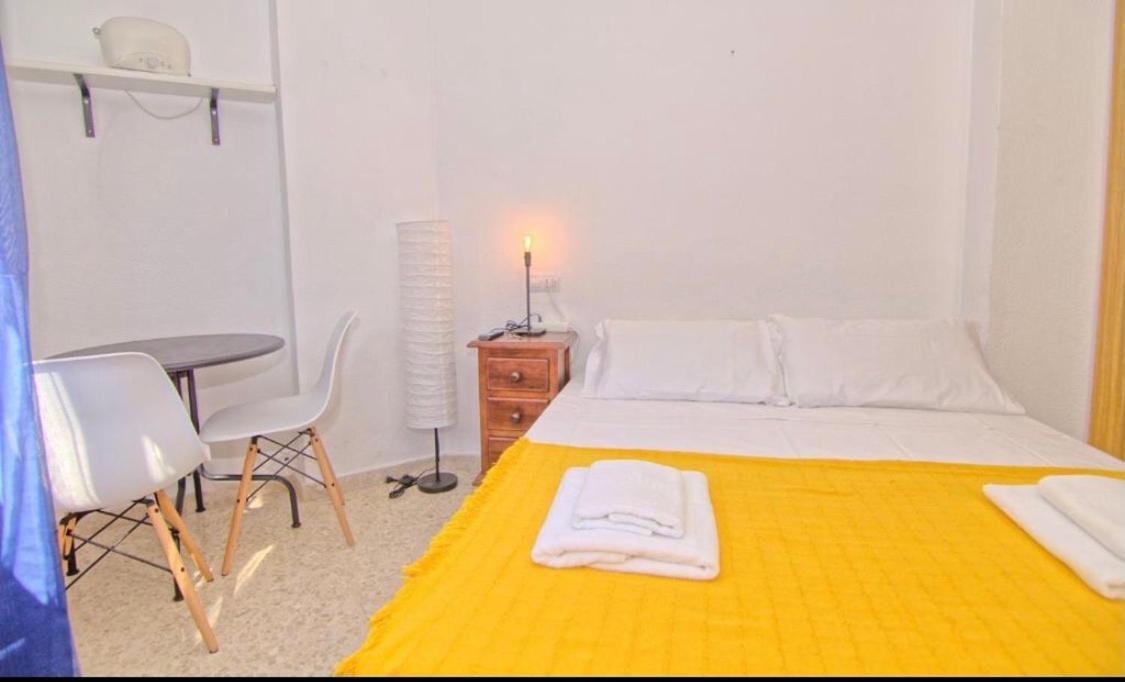 Low Cost Rooms Malaga River Buitenkant foto