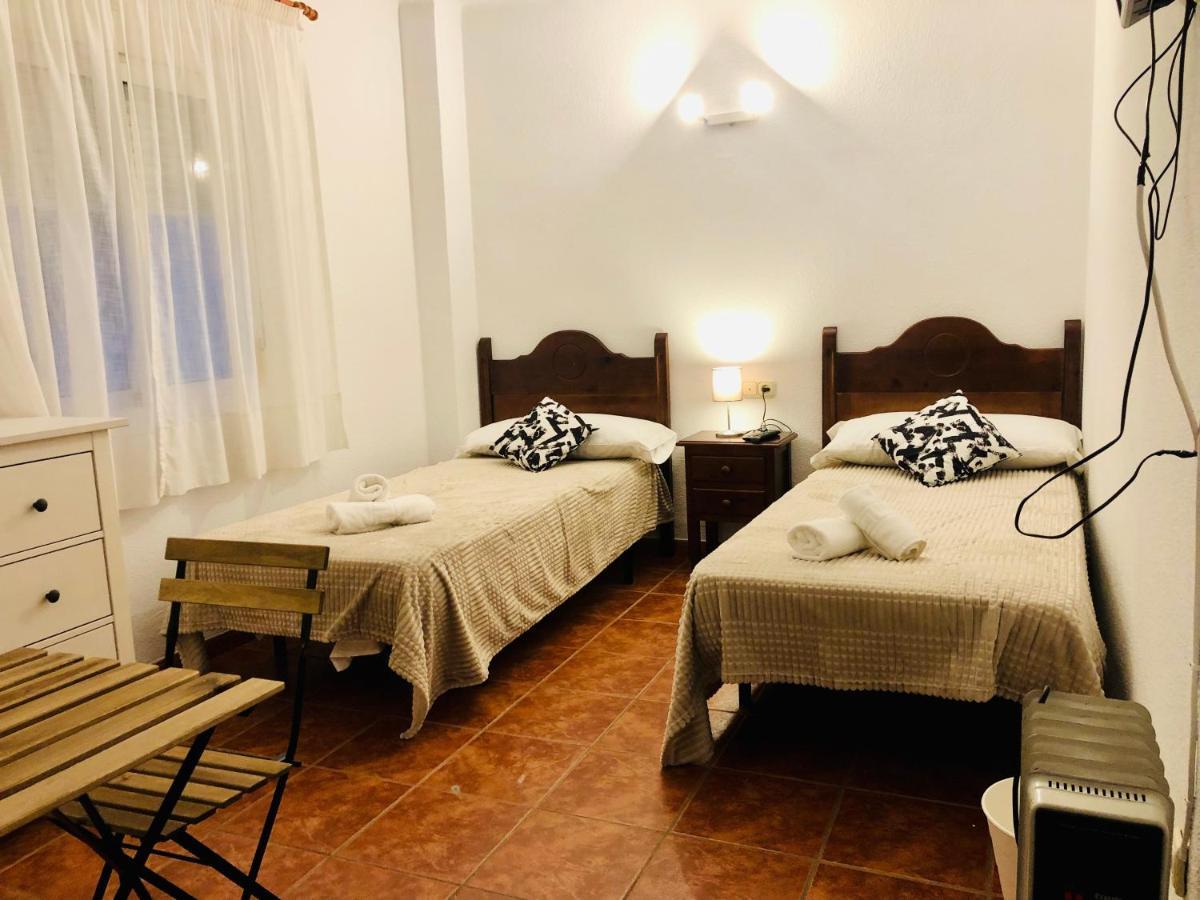 Low Cost Rooms Malaga River Buitenkant foto
