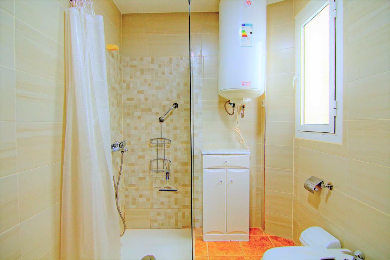 Low Cost Rooms Malaga River Buitenkant foto