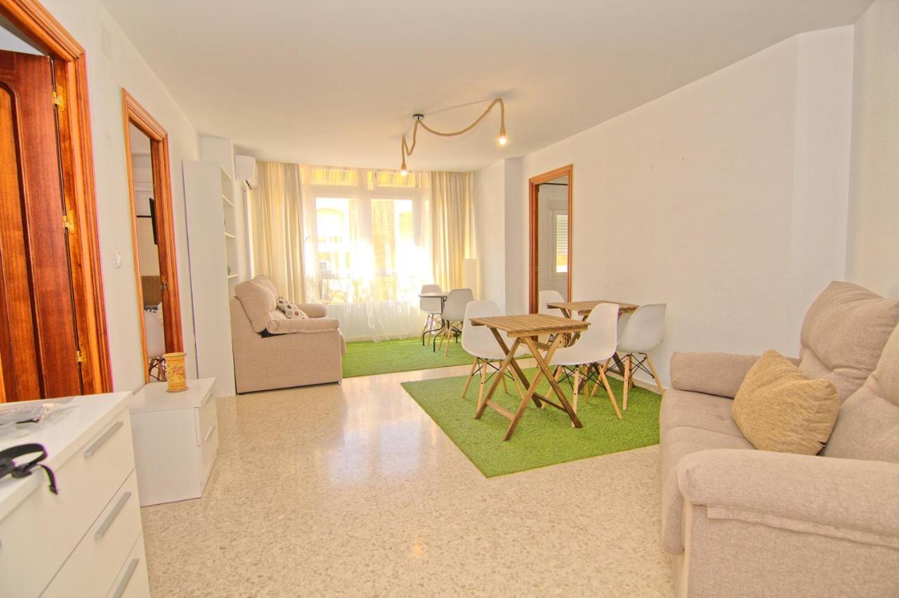 Low Cost Rooms Malaga River Buitenkant foto