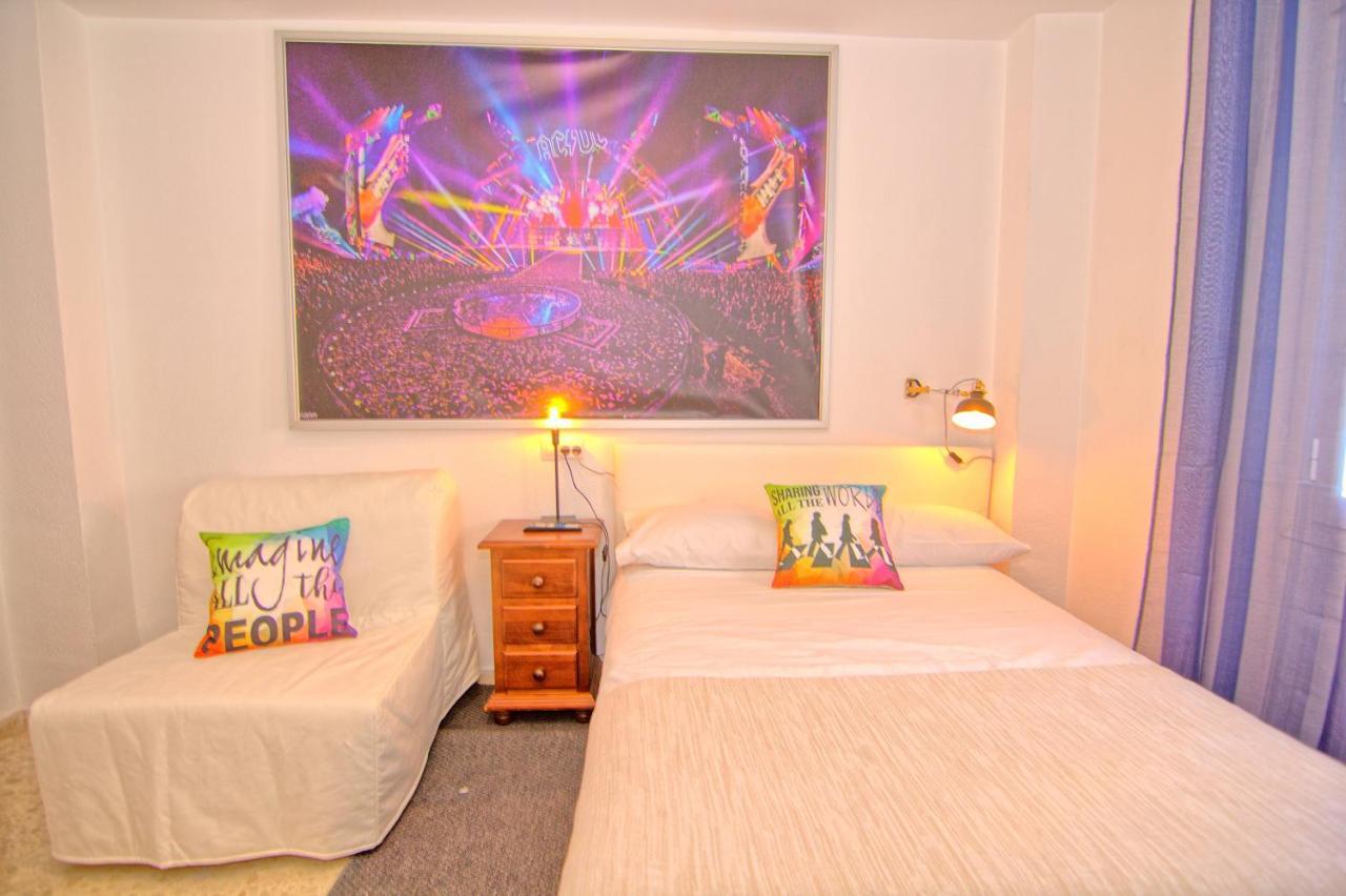 Low Cost Rooms Malaga River Buitenkant foto